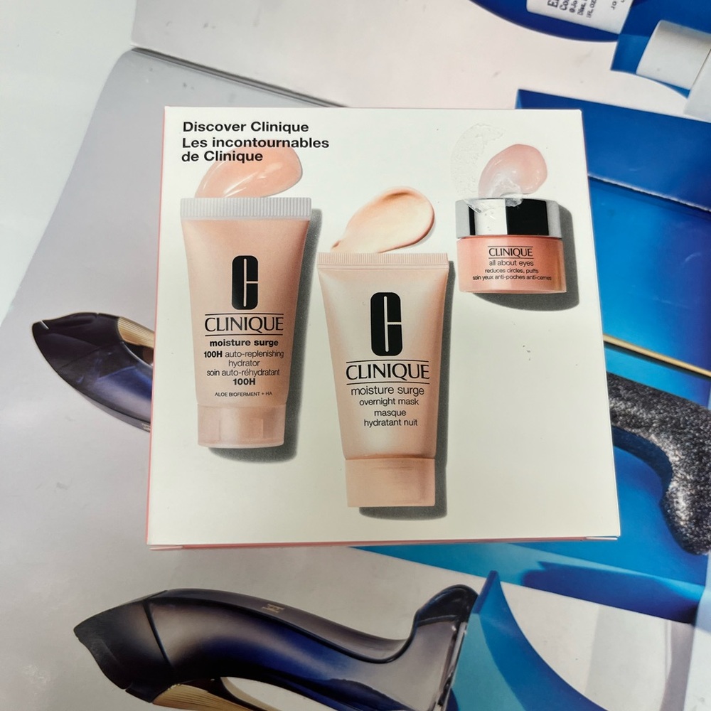 CLINIQUE *Discover Clinique 3 Piece Set* / Moisture Surge / New in box